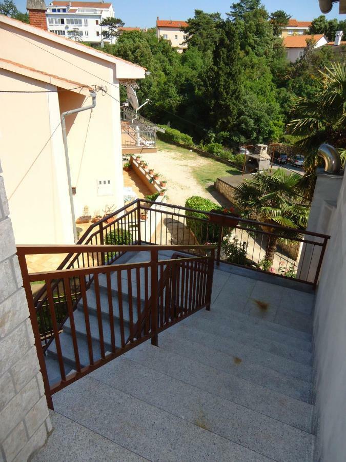 Apartments Matuc Malinska Esterno foto