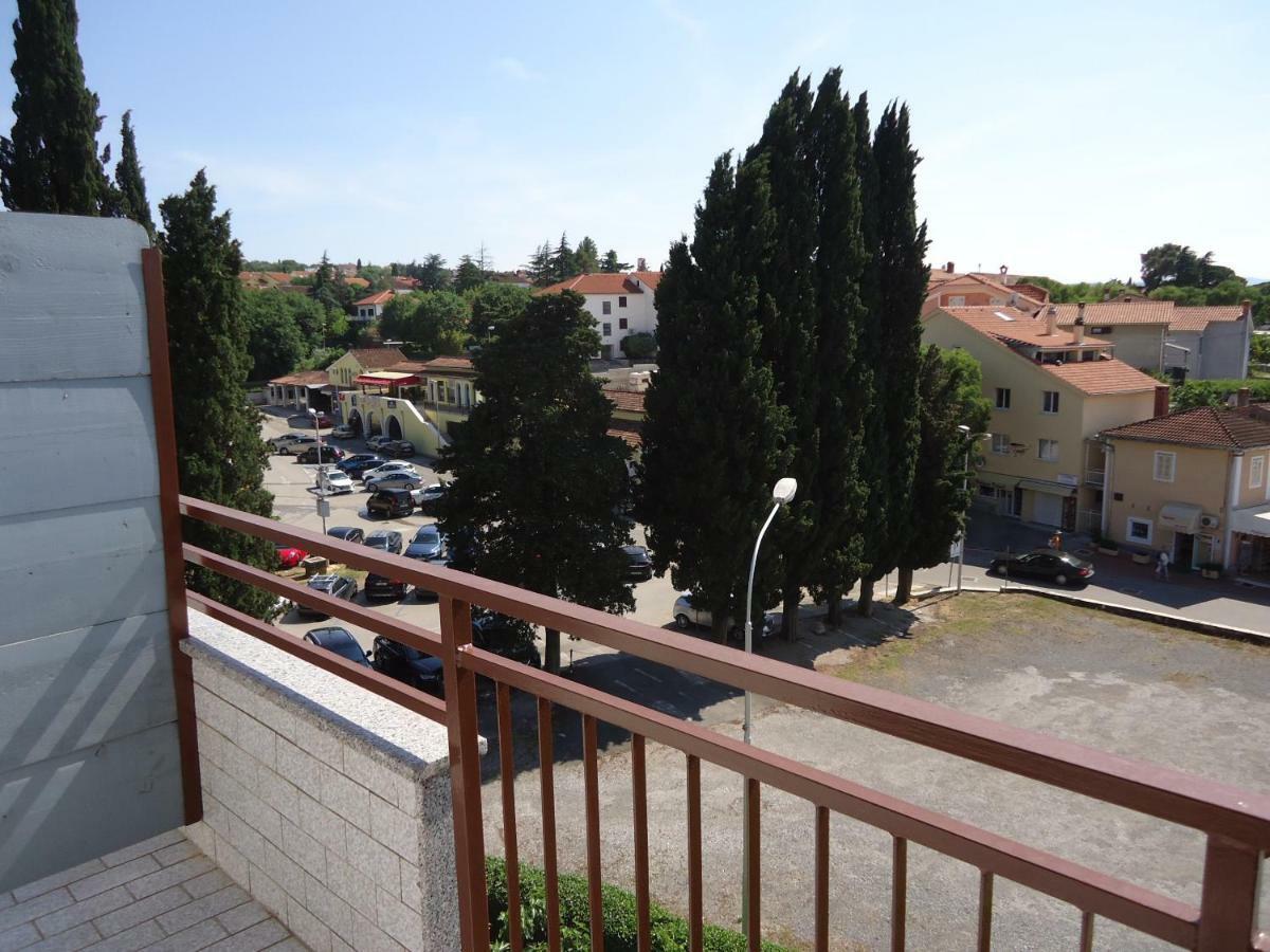 Apartments Matuc Malinska Esterno foto